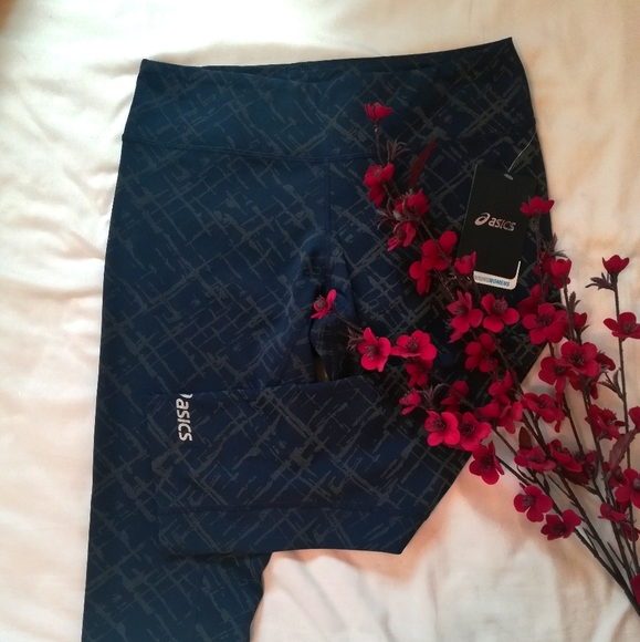 Asics Running Capris - Picture 2 of 3